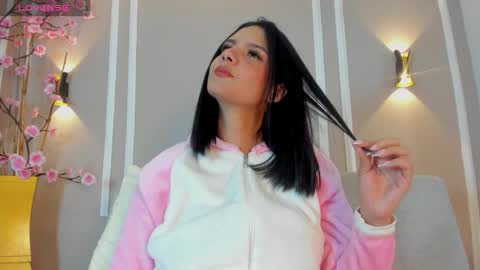 Abril jones online show from 11-13-25, 05:17