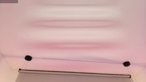 Snapshot of abril_lee__ chatting on 10-29-25, 04:09 Abril online show from 10-29-25, 04:09