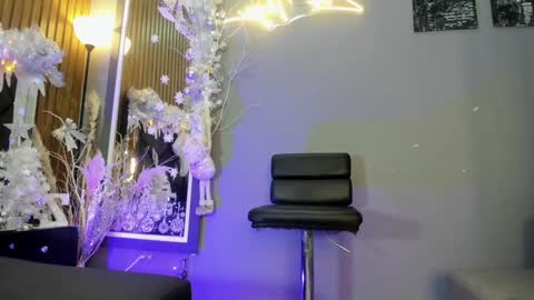 Snapshot of abril_ricci chatting on 12-22-24, 04:28 Abril online show from 12-22-24, 04:28