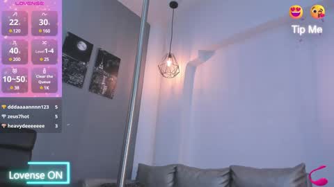 Snapshot of abril_ricci chatting on 01-03-25, 06:44 Abril online show from 01-03-25, 06:44