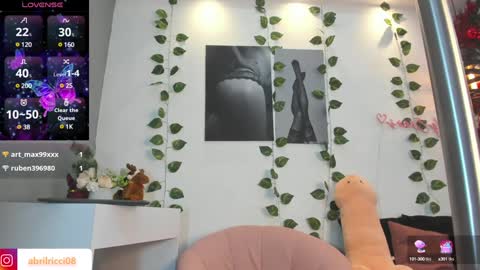 Snapshot of abril_ricci chatting on 01-13-25, 06:16 Abril online show from 01-13-25, 06:16