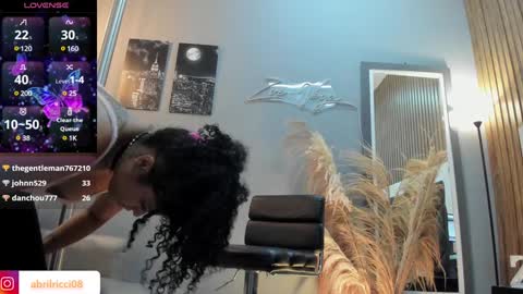 Snapshot of abril_ricci chatting on 01-18-25, 10:39 Abril online show from 01-18-25, 10:39