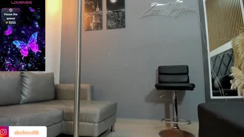 Snapshot of abril_ricci chatting on 01-19-25, 02:15 Abril online show from 01-19-25, 02:15
