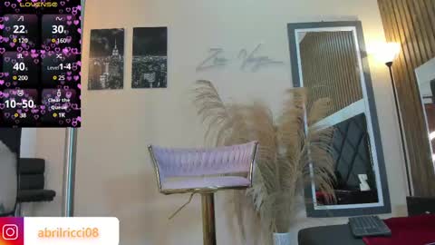 Snapshot of abril_ricci chatting on 02-24-25, 03:23 Abril online show from 02-24-25, 03:23