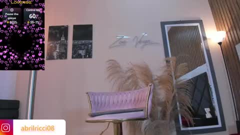 Snapshot of abril_ricci chatting on 02-24-25, 06:27 Abril online show from 02-24-25, 06:27