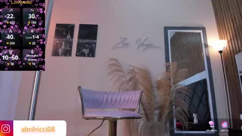 Snapshot of abril_ricci chatting on 02-25-25, 03:42 Abril online show from 02-25-25, 03:42