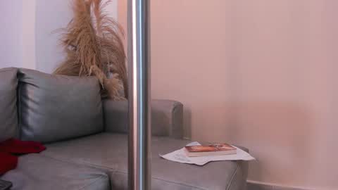 Snapshot of abril_ricci chatting on 03-11-25, 08:09 Abril online show from 03-11-25, 08:09