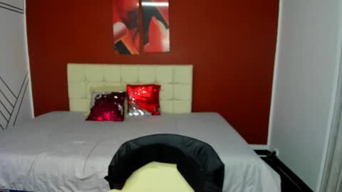 Snapshot of abrillee1 chatting on 12-26-24, 08:00 ABRIL online show from 12-26-24, 08:00