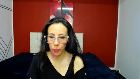 Snapshot of abrillee1 chatting on 01-10-25, 07:54 ABRIL online show from 01-10-25, 07:54