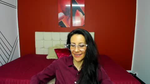 Snapshot of abrillee1 chatting on 01-31-25, 02:48 ABRIL online show from 01-31-25, 02:48