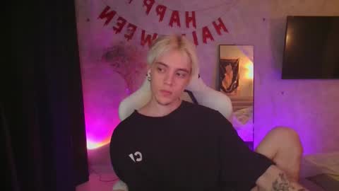 Snapshot of abslut chatting on 11-07-25, 02:17 Nick online show from 11-07-25, 02:17