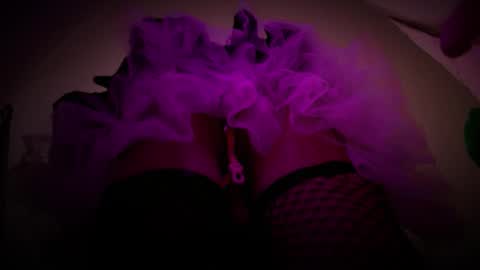 Snapshot of absulent chatting on 09-22-25, 05:31 absulent online show from 09-22-25, 05:31