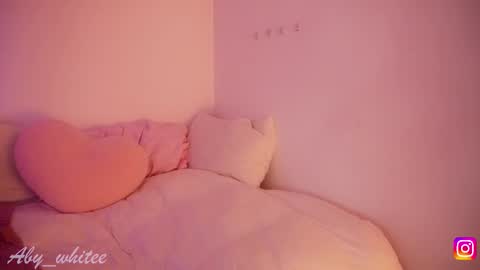   Aby   online show from 11-17-25, 04:18