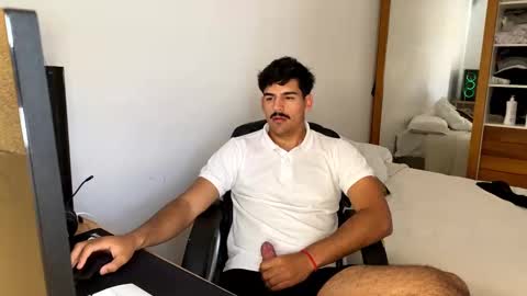Snapshot of achura03 chatting on 10-08-25, 02:14 achura03 online show from 10-08-25, 02:14