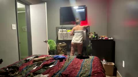 Snapshot of acouplesinners chatting on 10-28-25, 04:49 acouplesinners online show from 10-28-25, 04:49