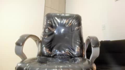 Snapshot of adaam_collins_ chatting on 02-20-26, 06:48 addam online show from 02-20-26, 06:48