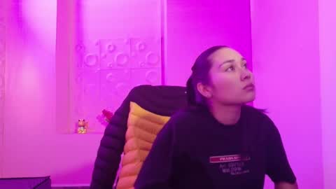 Snapshot of adaira31 chatting on 11-11-25, 03:28 Adaira online show from 11-11-25, 03:28