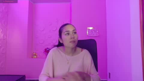 Snapshot of adaira31 chatting on 11-15-25, 04:43 Adaira online show from 11-15-25, 04:43