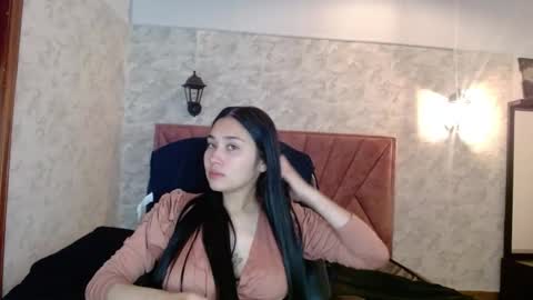 Snapshot of adaira31 chatting on 11-30-25, 03:32 Adaira online show from 11-30-25, 03:32