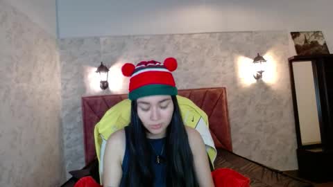 Snapshot of adaira31 chatting on 12-14-25, 04:40 Adaira online show from 12-14-25, 04:40