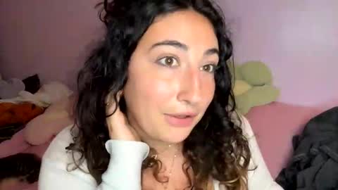 Isobel and Koty online show from 09-18-25, 01:18
