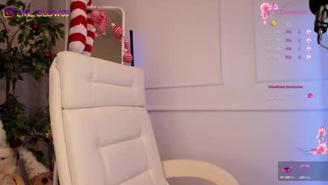 Snapshot of adalyn_glow chatting on 12-05-24, 12:44 Adalyn online show from 12-05-24, 12:44