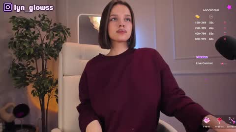 Snapshot of adalyn_glow chatting on 01-19-25, 10:39 Adalyn online show from 01-19-25, 10:39