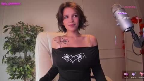 Snapshot of adalyn_glow chatting on 11-01-25, 08:22 Adalyn online show from 11-01-25, 08:22