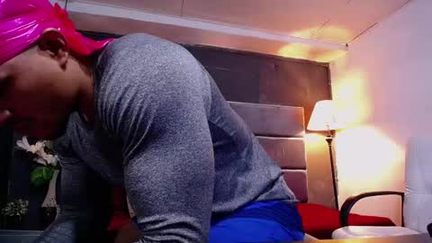 adam_fit19cm online show from 10-09-25, 02:04