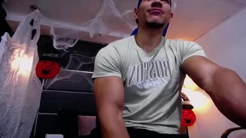 adam_fit19cm online show from 11-03-25, 01:56