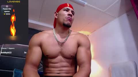 adam_fit19cm online show from 11-06-25, 01:56