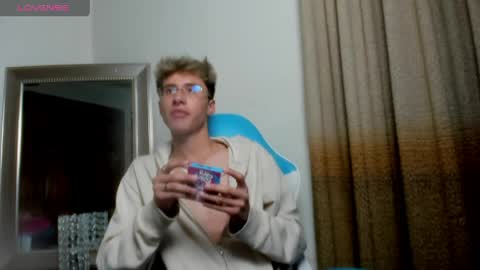 Snapshot of adam_foxs chatting on 04-01-26, 11:57 Adam online show from 04-01-26, 11:57