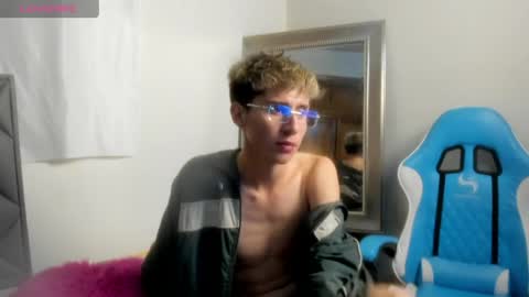 Snapshot of adam_foxs chatting on 04-08-26, 07:19 Adam online show from 04-08-26, 07:19