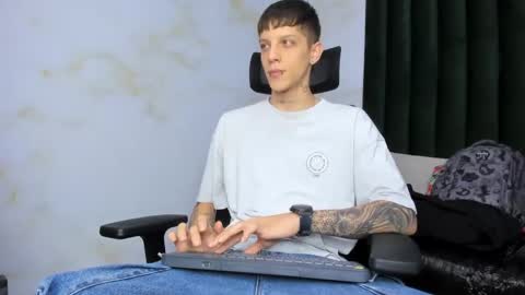 Snapshot of adam_hard_ chatting on 02-26-25, 08:22 Adam online show from 02-26-25, 08:22