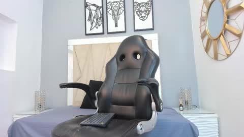 Adams Bobby online show from 11-25-25, 11:21