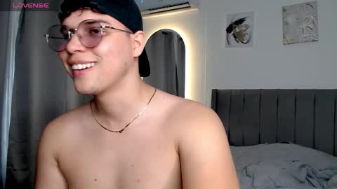 Snapshot of adan___tyler chatting on 10-20-25, 09:59 adan___tyler online show from 10-20-25, 09:59
