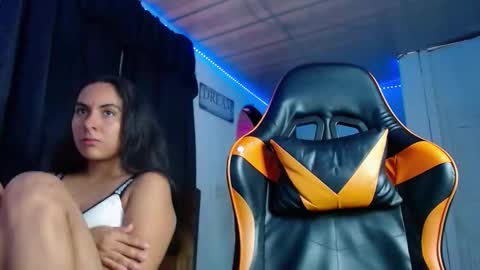 Snapshot of adan_hudson2397 chatting on 10-02-25, 11:50 Austin and Emily online show from 10-02-25, 11:50
