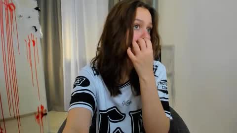 Snapshot of addy_moon chatting on 10-24-25, 04:14 Addy online show from 10-24-25, 04:14