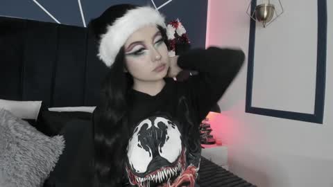 Snapshot of adeelinee chatting on 12-12-24, 07:37 Ade online show from 12-12-24, 07:37