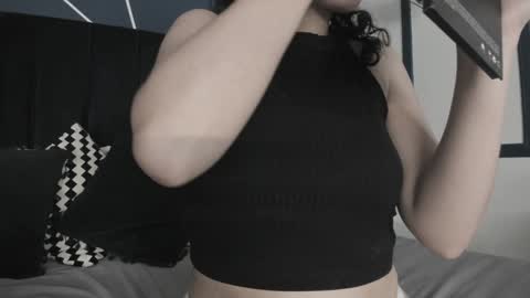 Snapshot of adeelinee chatting on 01-15-25, 07:44 Ade online show from 01-15-25, 07:44