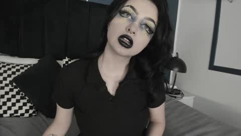 Snapshot of adeelinee chatting on 01-21-25, 01:08 Ade online show from 01-21-25, 01:08