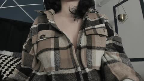 Snapshot of adeelinee chatting on 01-29-25, 08:25 Ade online show from 01-29-25, 08:25