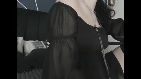 Snapshot of adeelinee chatting on 01-31-25, 08:12 Ade online show from 01-31-25, 08:12