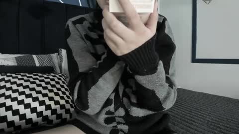 Snapshot of adeelinee chatting on 02-13-25, 07:52 Ade online show from 02-13-25, 07:52