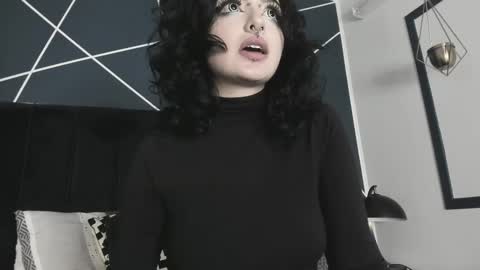 Snapshot of adeelinee chatting on 02-18-25, 01:21 Ade online show from 02-18-25, 01:21