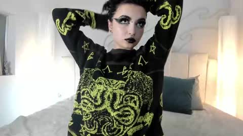 Snapshot of adeelinee chatting on 03-11-25, 11:15 Ade online show from 03-11-25, 11:15