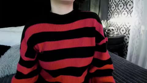 Snapshot of adeelinee chatting on 09-18-25, 07:38 Ade online show from 09-18-25, 07:38