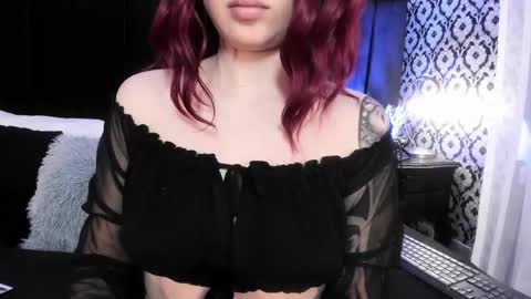 Snapshot of adeelinee chatting on 09-27-25, 08:03 Ade online show from 09-27-25, 08:03