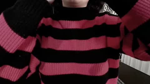 Snapshot of adeelinee chatting on 10-23-25, 07:56 Ade online show from 10-23-25, 07:56