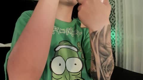 Snapshot of adeelinee chatting on 11-29-25, 08:34 Ade online show from 11-29-25, 08:34